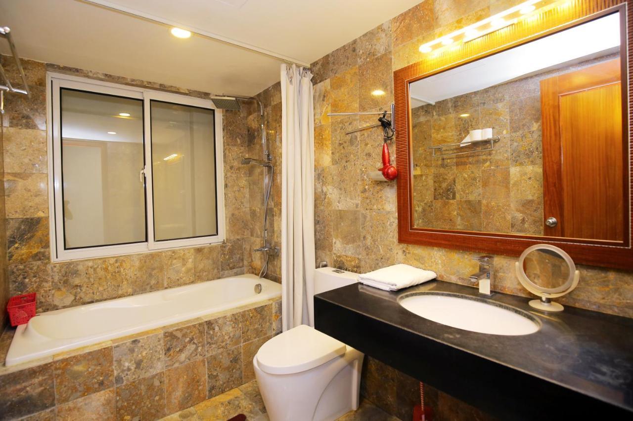 Investland In Truc Bach & Serviced Apartment Hanoi Exteriör bild